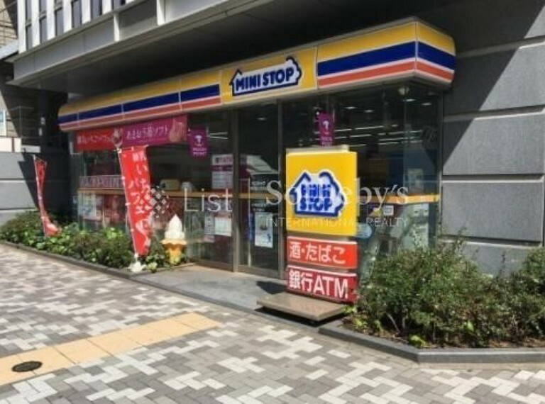 コンビニ ミニストップ神田美土代町店 徒歩4分。