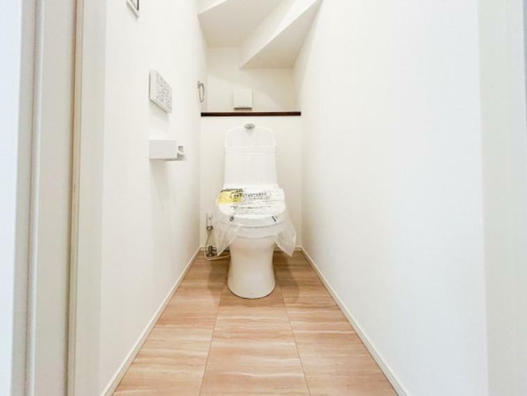トイレ ウォシュレット付きのトイレは一階、二階に完備されてます。