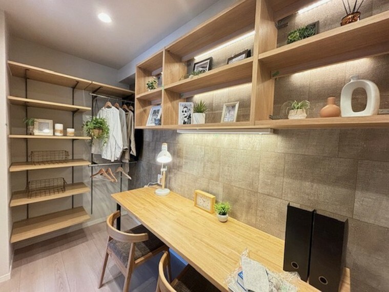 居室とは別に個室スペースをご用意。ワークスペースや収納など、フレキシブルに活用できます。
