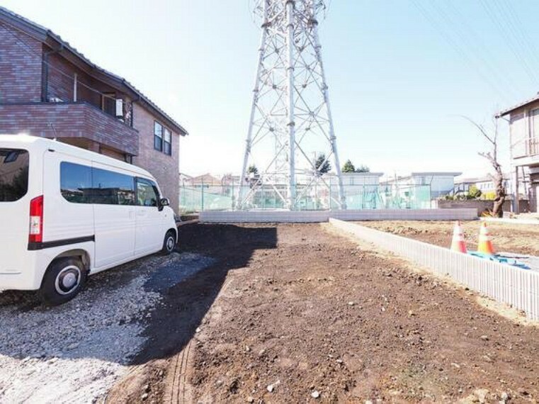 現況外観写真 現地だけではなく、周辺の施設・道路など、生活するにあたって重要なポイントも併せてご案内可能です。