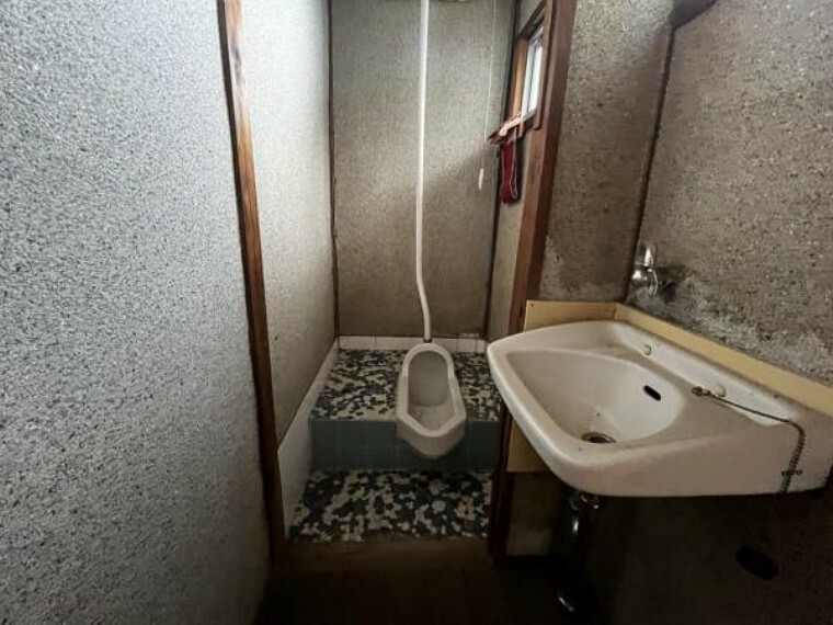 トイレ 1階トイレ・手洗い場です。