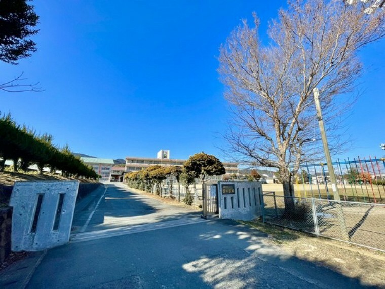 鳥栖市立麓小学校 鳥栖市立麓小学校（約2,035m）