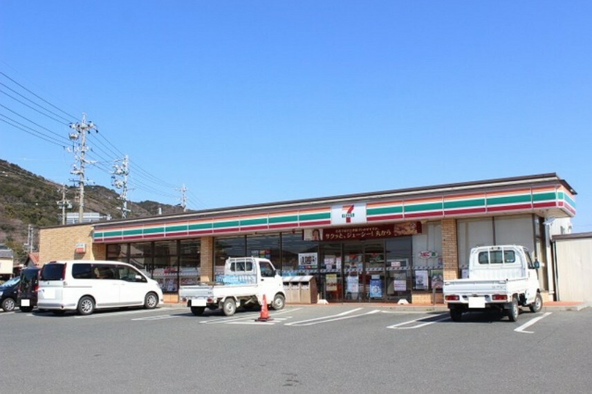 コンビニ セブンイレブン田原大久保店