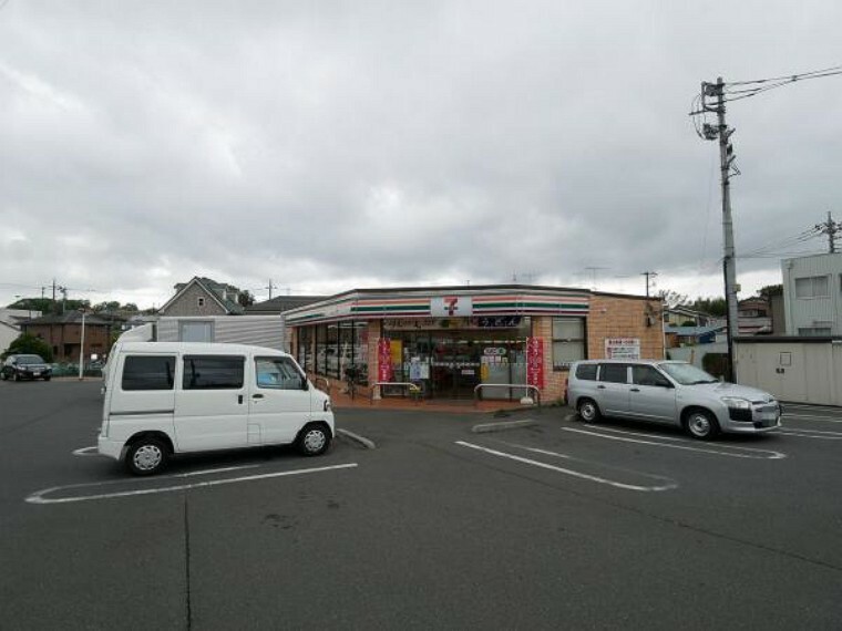 コンビニ セブンイレブン町田大蔵店まで約529m