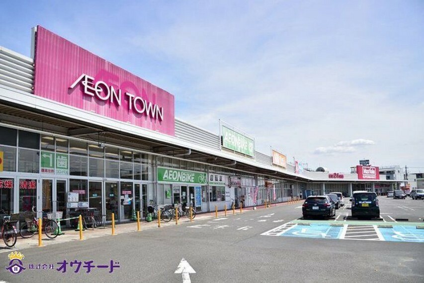 ショッピングセンター イオンタウン蕨 徒歩6分。