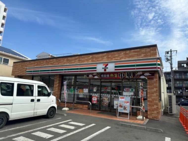 コンビニ 【コンビニエンスストア】セブンイレブン 東大和南街4丁目店まで294m