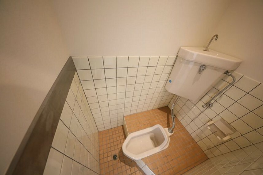 トイレ トイレはリフォームされていませんが、問題なく使うことができます。