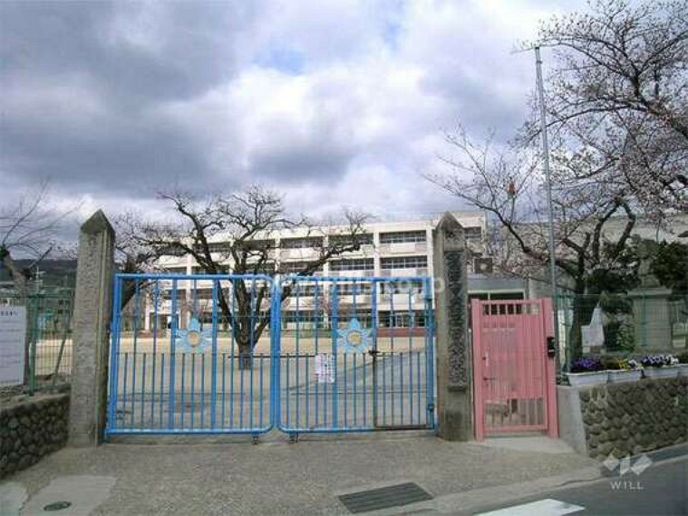 小学校 箕面小学校［公立］の外観