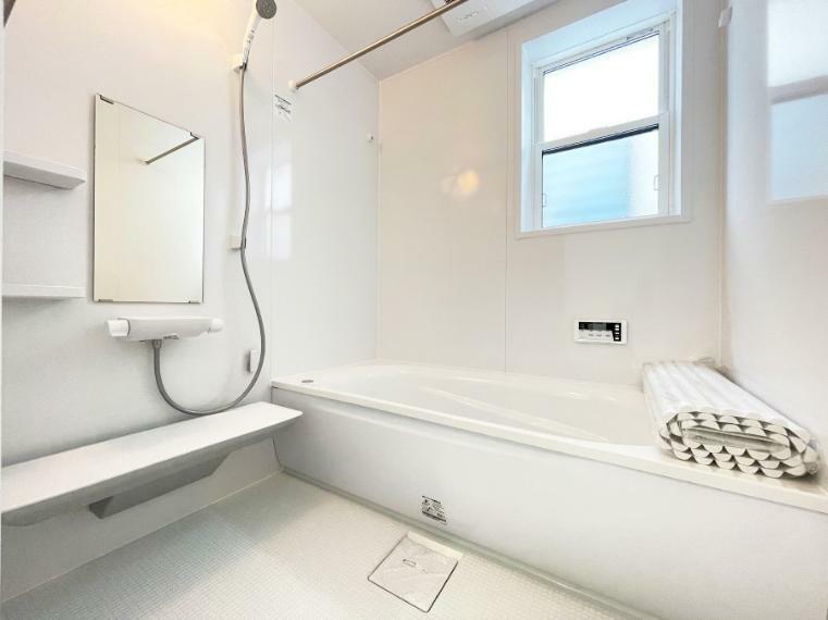 浴室 浴室乾燥機が標準装備で、湿気やカビを抑えて掃除の負担も軽減
