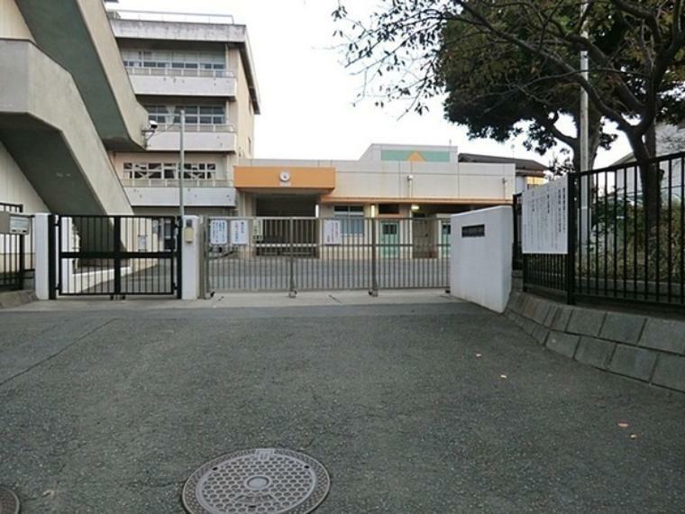 小学校 横浜市立高舟台小学校 学校教育目標:自分をのばし 友だちと認め合いながら 地域とともに歩む