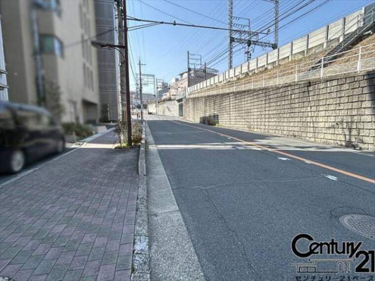 外観・現況 ■現地撮影写真■近鉄「生駒駅」まで徒歩3分の便利な立地！