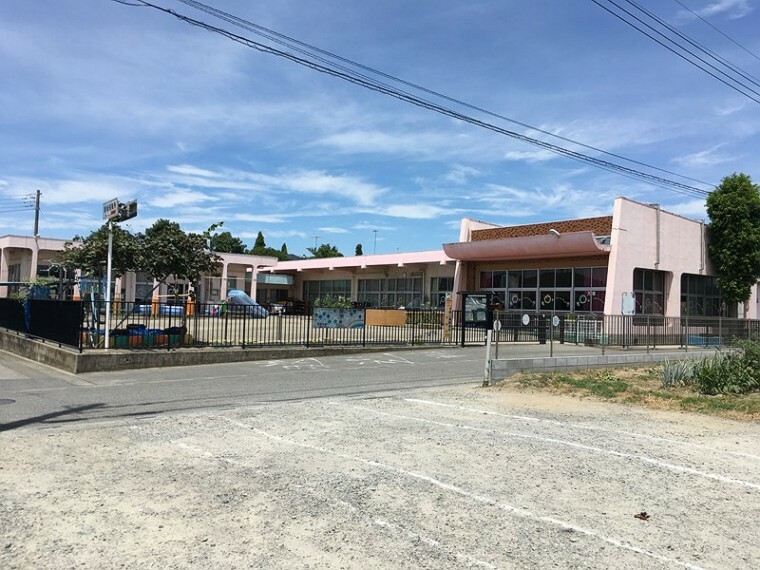 幼稚園・保育園 【保育園】鴻巣市立鎌塚保育所まで1090m