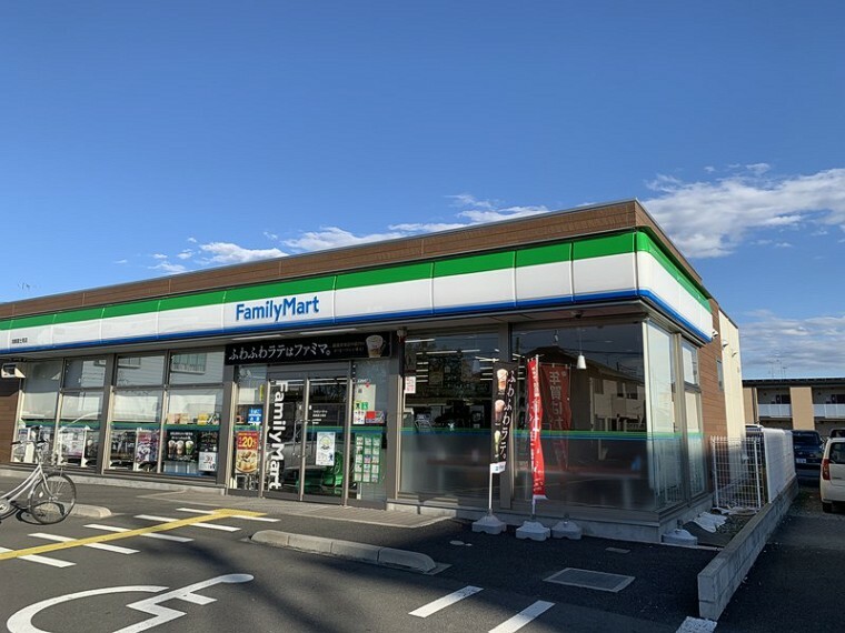 コンビニ 【コンビニエンスストア】ファミリーマート 鴻巣富士見店まで830m