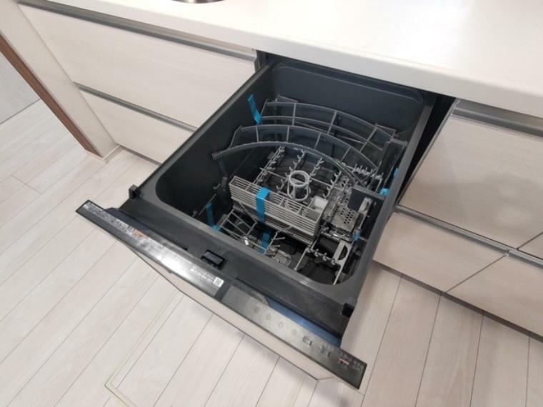 キッチン 食器洗乾燥機付き、忙しい生活をサポートします。