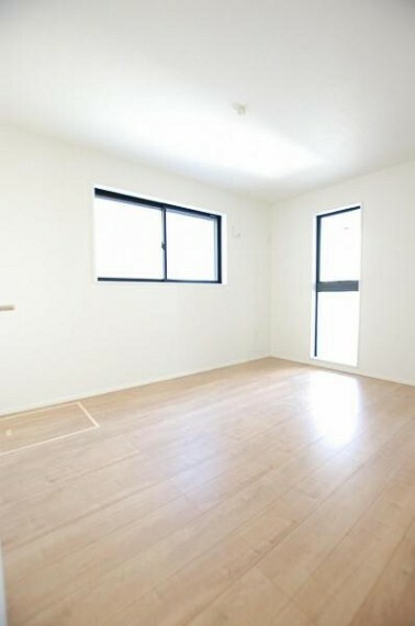 6.3帖の洋室！ゆとりあるお部屋にどのように家具を配置しようか想像が膨らみますね。