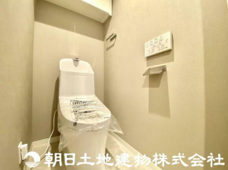 トイレ トイレの快適さが日常生活を変えます。機能付きトイレで贅沢なひとときを過ごしましょう