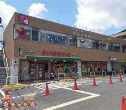 スーパー まいばすけっと戸田公園駅前店 徒歩1分。