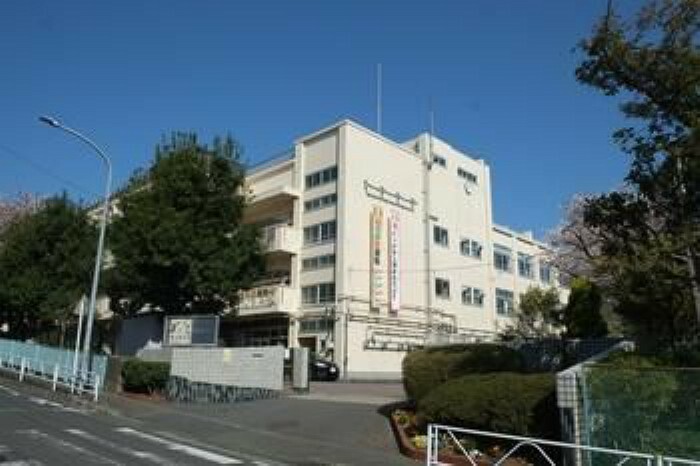 中学校 横浜市立六ツ川中学校 徒歩10分。