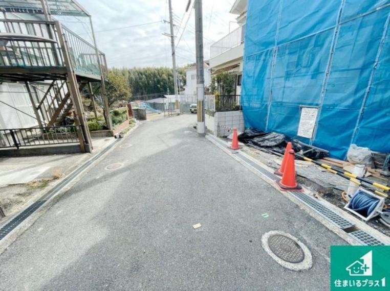 現況写真 前面道路含む現地写真です