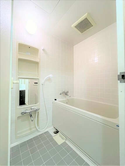 浴室 【お風呂場】清潔感のあるお風呂場となっております！