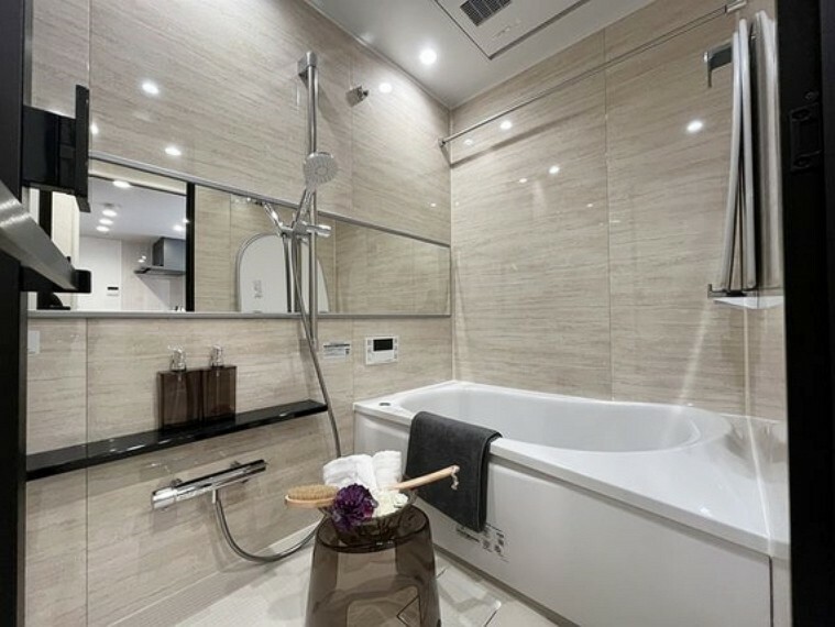 浴室 機能性とデザイン性を重視した、くつろぎの空間。