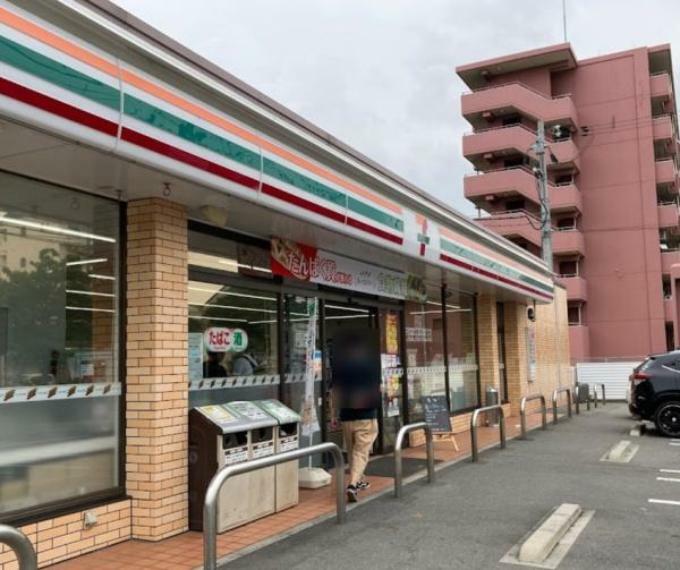 コンビニ セブンイレブン大阪鶴町1丁目店