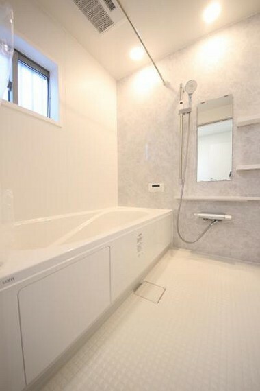 浴室 ■くつろぎの1坪浴室、浴室乾燥機＆追い焚き機能付き