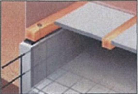 建物下の地面をコンクリートで覆うため、地面からの湿気を防ぐ効果もあり。