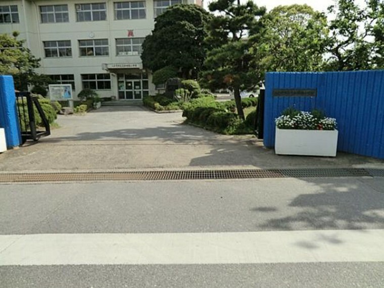 小学校 大和田南小学校　徒歩約5分（約325m）