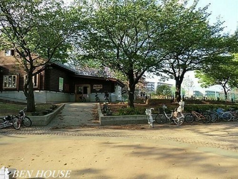 公園 神大寺中央公園 徒歩20分。四季の移ろいを感じる緑豊かな住環境です。