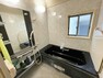 浴室 効率的な換気の出来る窓の付いたユニットバス