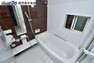 浴室 【浴室】浴室暖房乾燥機付きの浴室です！小窓付きで自然換気もでき、湿気がこもらず衛生的です
