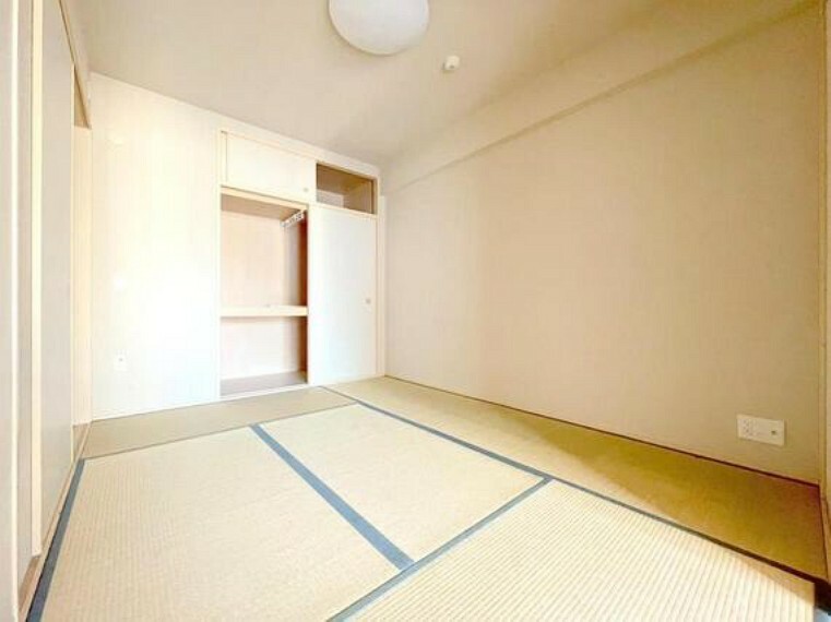 寛ぎの和空間や客間としての使い方は勿論、赤ちゃんや小さなお子様を遊ばせるスペースとしても重宝する和室は、多種多様な使い方が出来るので未だ廃れることのない日本の文化と言えますね。