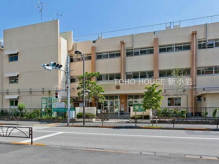 小学校 葛飾区立花の木小学校まで426m。