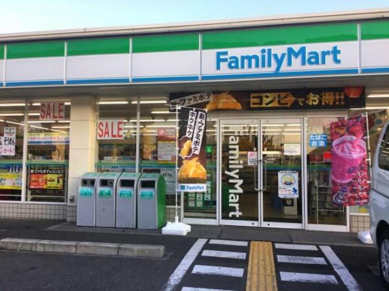 コンビニ ファミリーマート堺深井畑山町店