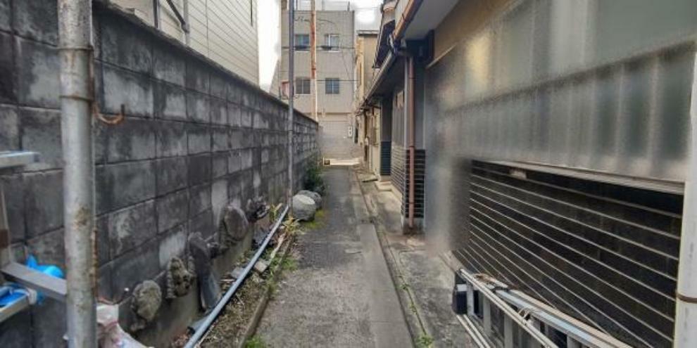 現況写真 前面道路含む土地写真