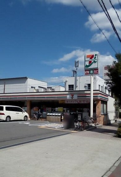 コンビニ セブンイレブン大阪東三国2丁目店