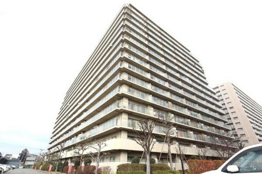 大阪メトロ御堂筋線「東三国」駅徒歩8分に立地のマンションです！
