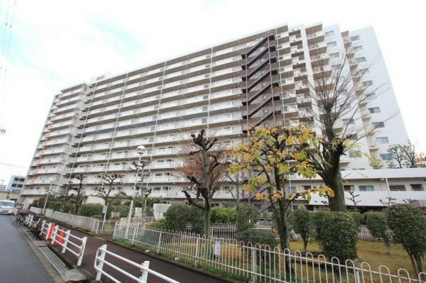 JRおおさか東線「城北公園通」駅徒歩2分に立地のマンションです！