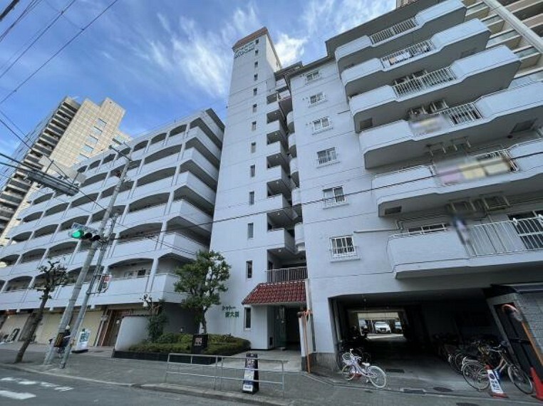 大阪メトロ御堂筋線「東三国」駅徒歩3分に立地のマンションです！