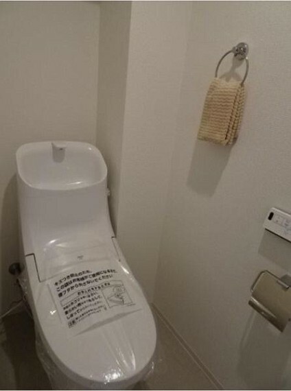 温水洗浄機能付きトイレです！