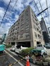 外観写真 大阪メトロ堺筋線「南森町」駅徒歩3分に立地のマンションです。