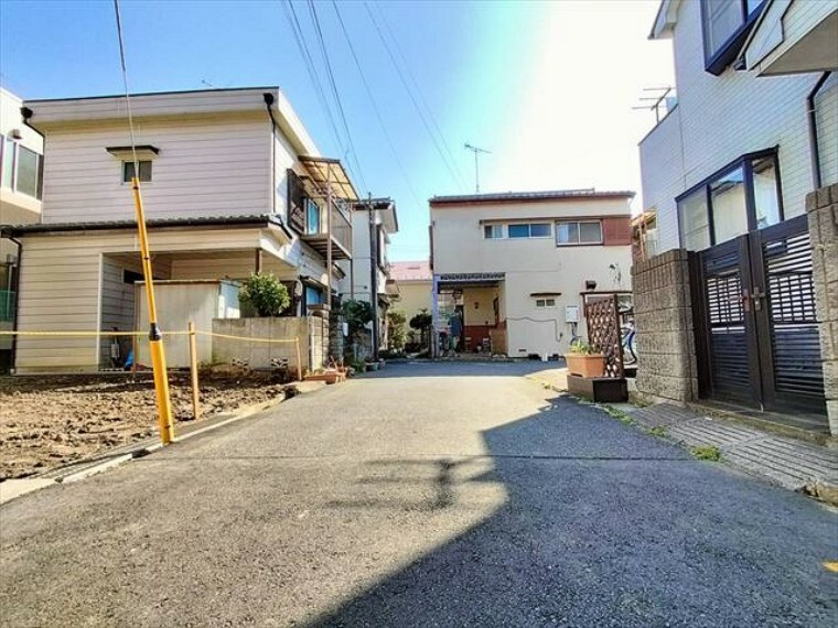 現況写真 交通量の少ない前面道路です。 小さなお子様がいるご家庭でも安心です！