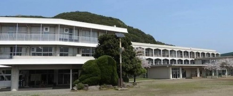 小学校 周西の丘小学校