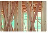 構造・工法・仕様 【木造軸組み工法】　土台、柱、梁などの住宅の骨格を木の軸で造る工法で、床には構造用合板を使用するなど、強い耐震性・耐久性を発揮しています。