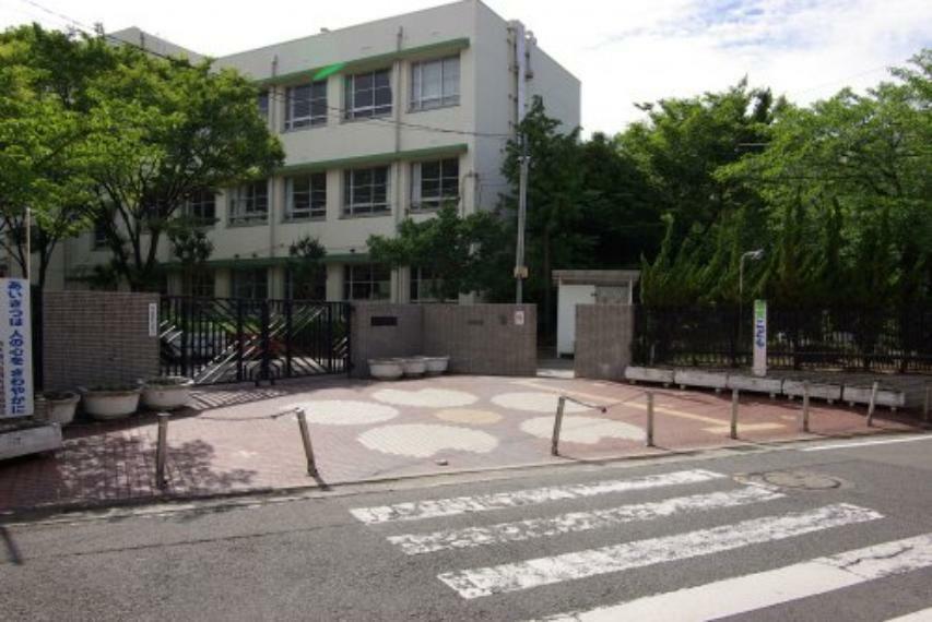 【小学校】尼崎市立成文小学校まで724m（約724m）