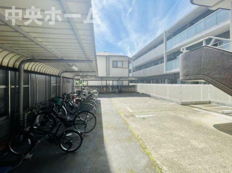 駐輪場 【自転車置き場】最新の空き状況や費用などの詳細は担当スタッフまでお問い合わせください。