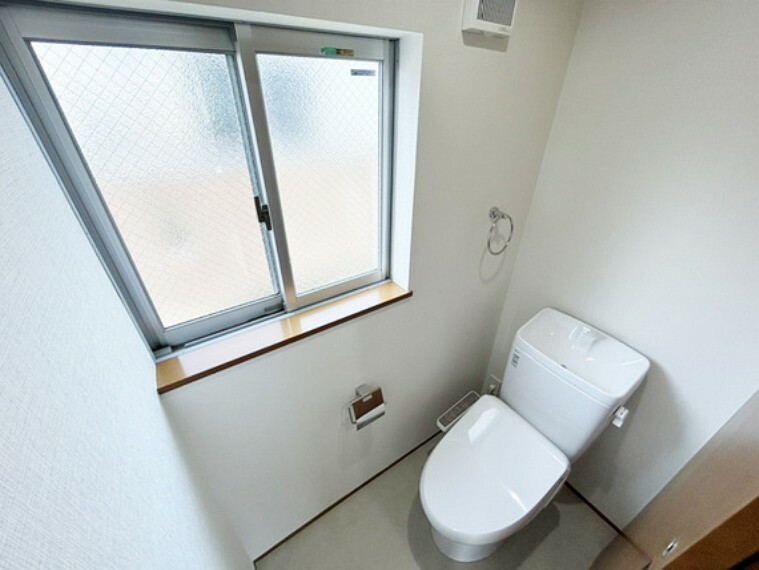 トイレ 【トイレ】2階洗浄機能付きトイレ。