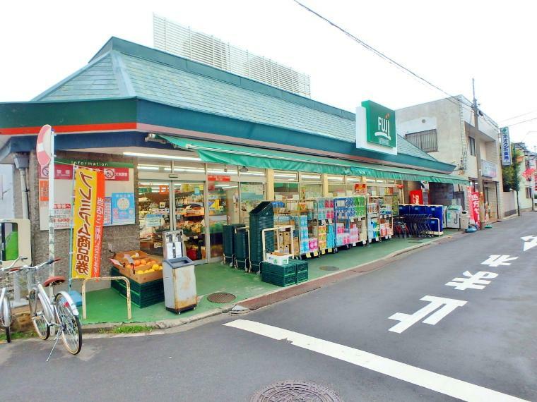 スーパー Fuji根岸橋店（生鮮食料品を中心として豊富な品揃え、品質鮮度にこだわったお店です。）