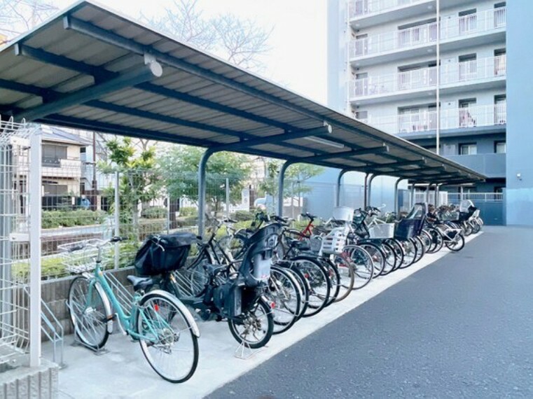 駐輪場 きちんと整備された駐輪場。住む方の心遣いが感じられます。